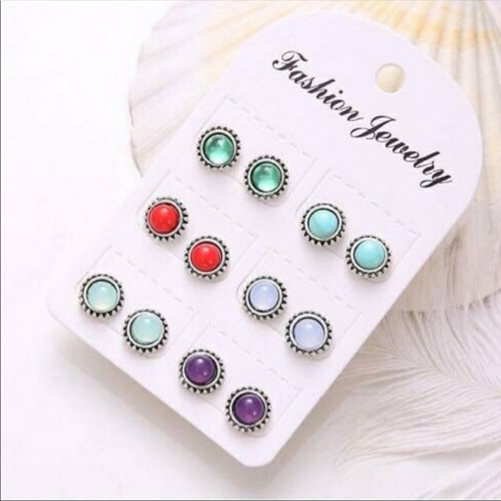 ASSORTED COLORS STUD EARRINGS